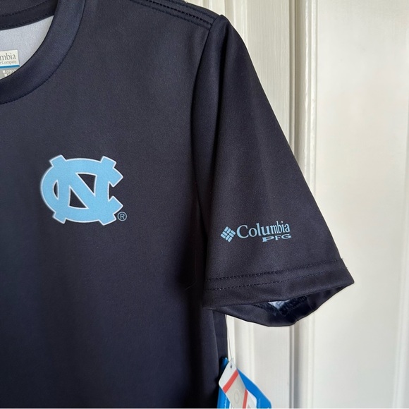 NWT Columbia Boys Medium 10/12 PFG UNC Chapel Hill Omni Shade Short Sleeve Blue - Picture 7 of 8